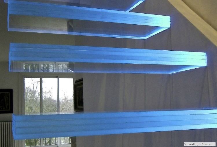Peldaño vidrio con LED 7